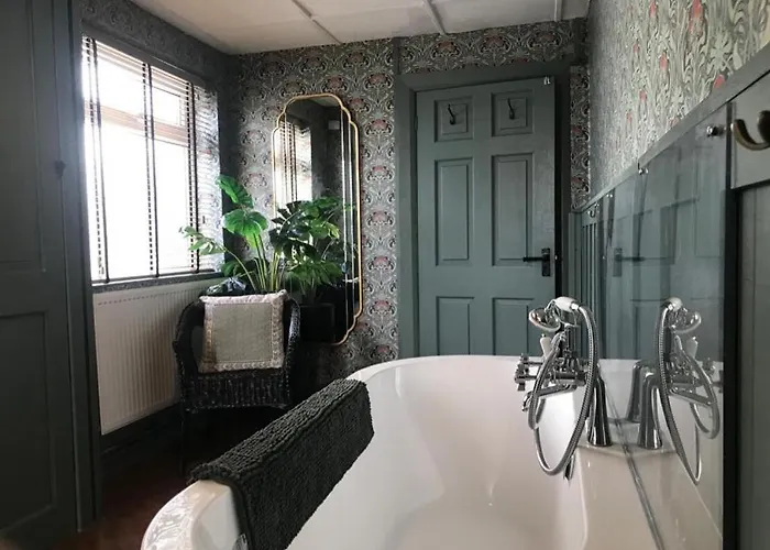 Pondside Cottage