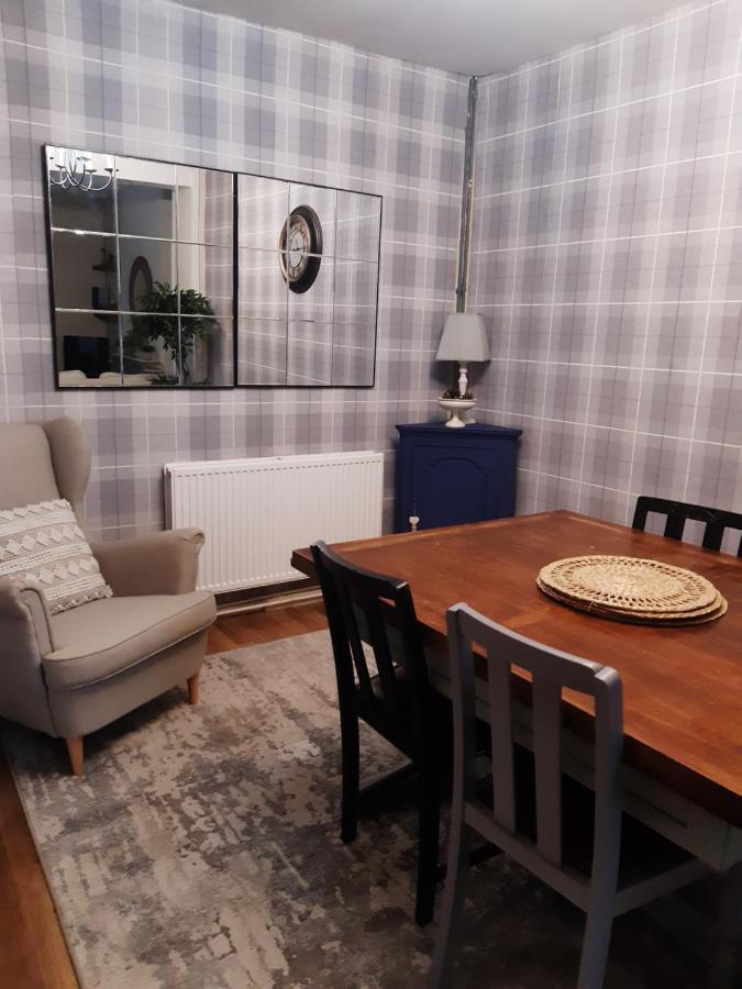 Pondside Holiday home Carmarthen